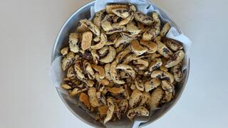 עוגיות תמרים, נופר זוהר