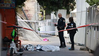 הזירה בה התרחשה הקטטה בת"א - בה נמצאו שני גברים ללא סימני חיים