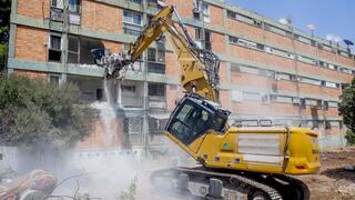 הריסת מבנים ישנים ברחוב בר יוחאי בירושלים בפרויקט פינוי בינוי