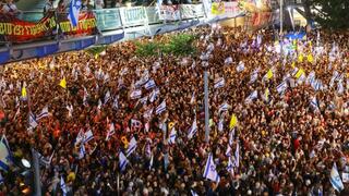 הפגנת ענק בקריאה להשבת החטופים בתל אביב