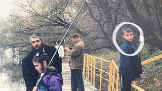 הרב אסמן ובנו המאומץ מתתיהו (מוקף בעיגול)