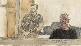 צרפת נאשם דומיניק פ' ב משפט האישה ש בעלה סימם אותה וגייס זרים ש יאנסו אותה