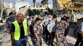 צוותי חירום של ההגנה האזרחית, העירייה, חברות החשמל והתקשורת מתחילים לאמוד את מידת הנזקים וההרס שנבע מהמבצע הצבאי בעיר ג'נין ובמחנה