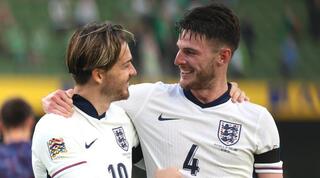 דקלאן רייס וג'ק גריליש בסיום המשחק