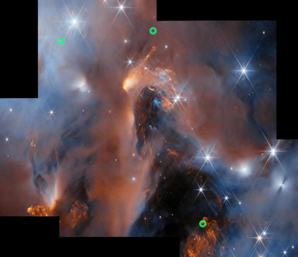 Lost somewhere between a star and a planet. Three of the sunless worlds, highlighted in green, in an image of the NGC 1333 cloud, created from processed photos by the James Webb Space Telescope Source: ESA/Webb, NASA & CSA, A. Scholz, K. Muzic, A. Langeveld, R. Jayawardhana