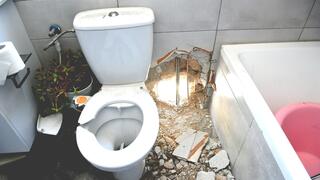 תיעוד מזירת הפגיעה הישירה בבית נהריה