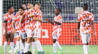 שחקני בני יהודה חוגגים