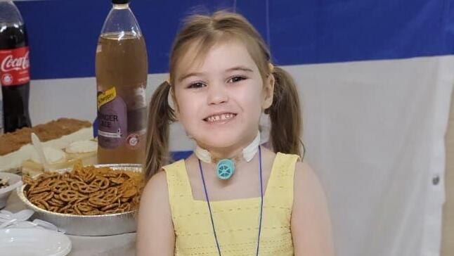 שרה במסיבת הפרידה ושחרור מבית החולים אלי"ן