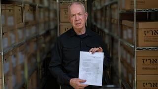 יואב גלנט בביקורו ביחידת האמש"ט של אגף המודיעין