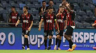 גיא מלמד ושחקני הפועל חיפה שמחים