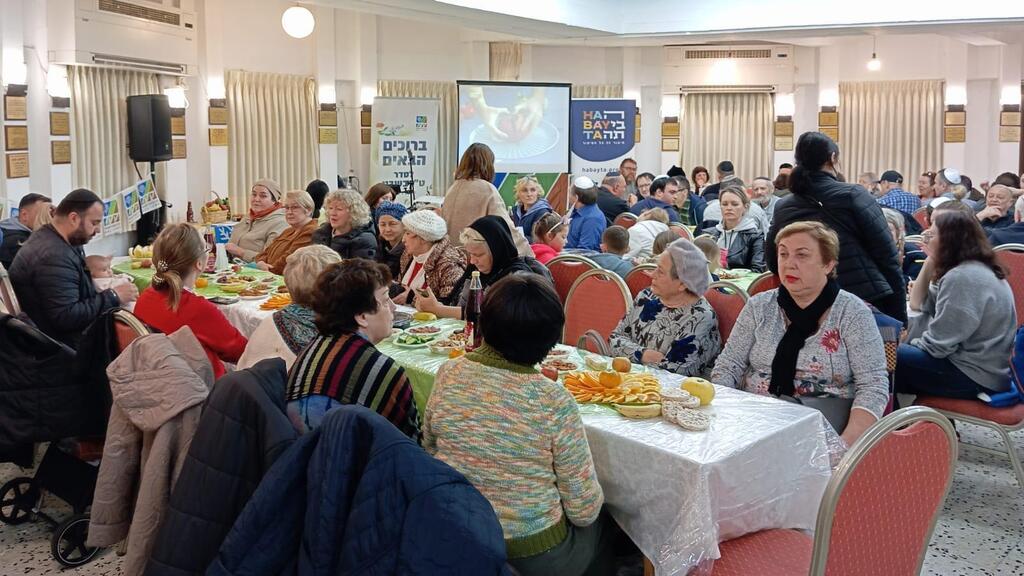 Седер Ту би-шват совместно с эвакуированными с севера 