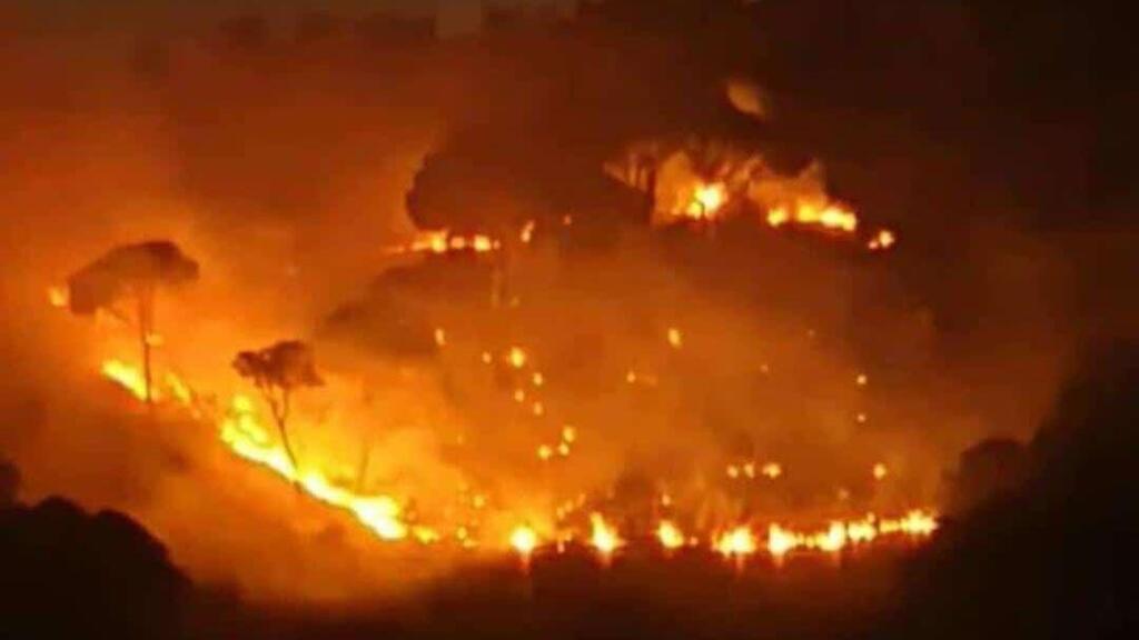 תיעוד לבנוני משריפה בכפר ראשיא אל-פוחאר לכיוון כפר חמאם בדרום לבנון,