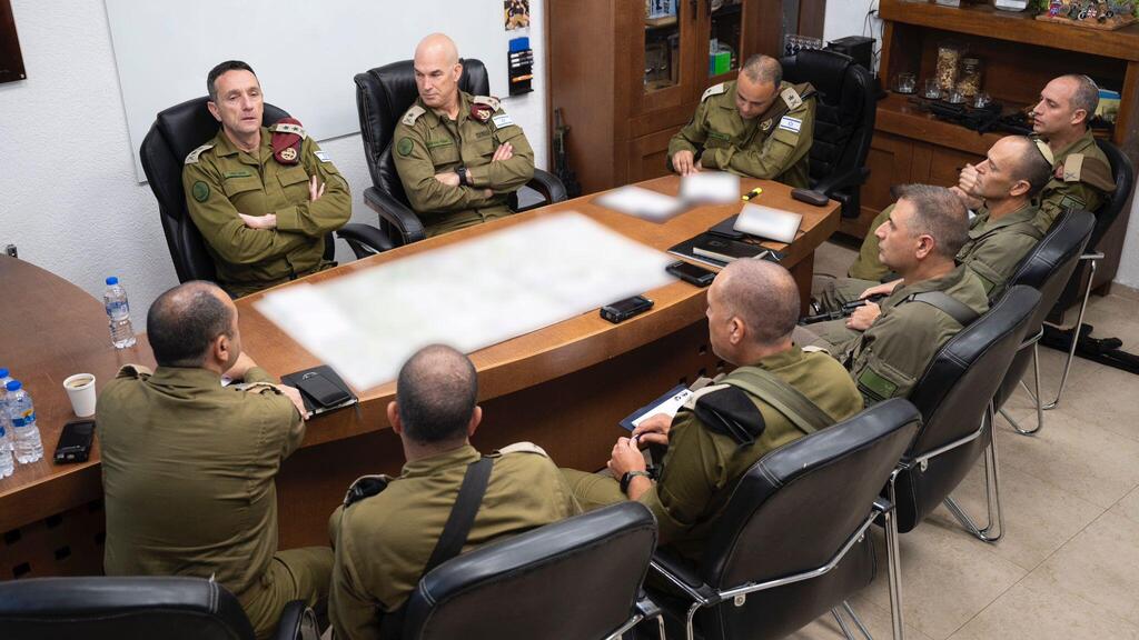 הרמטכ"ל הרצי הלוי בפגישה עם אלוף פיקוד צפון אורי גורדין