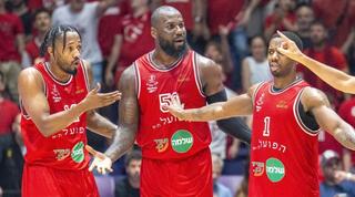 שחקני הפועל תל אביב כועסים