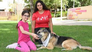 שירה גולדשטיין, עם תור והכלבנית צליל חניה