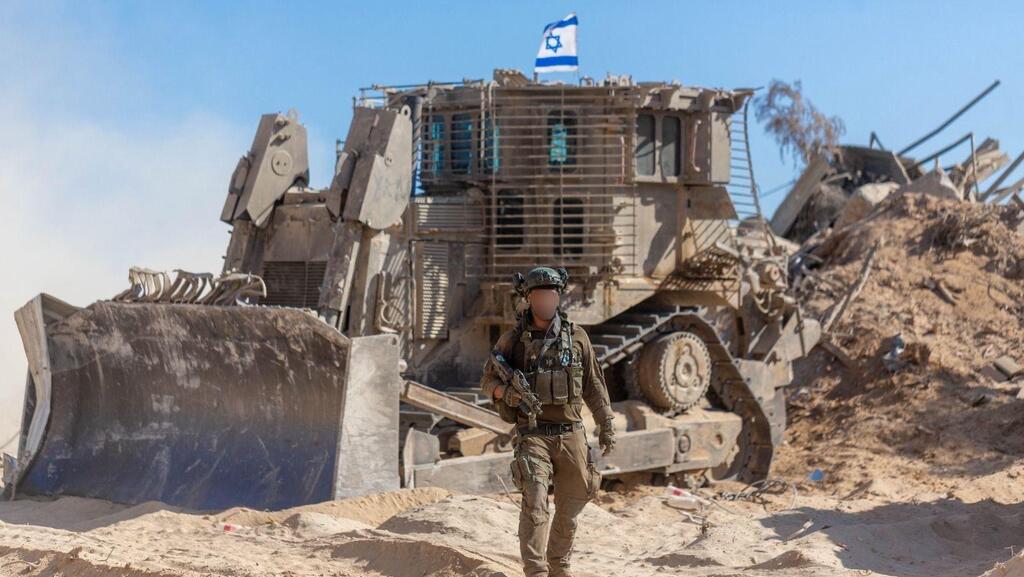 IDF D9 bulldozer in Gaza 