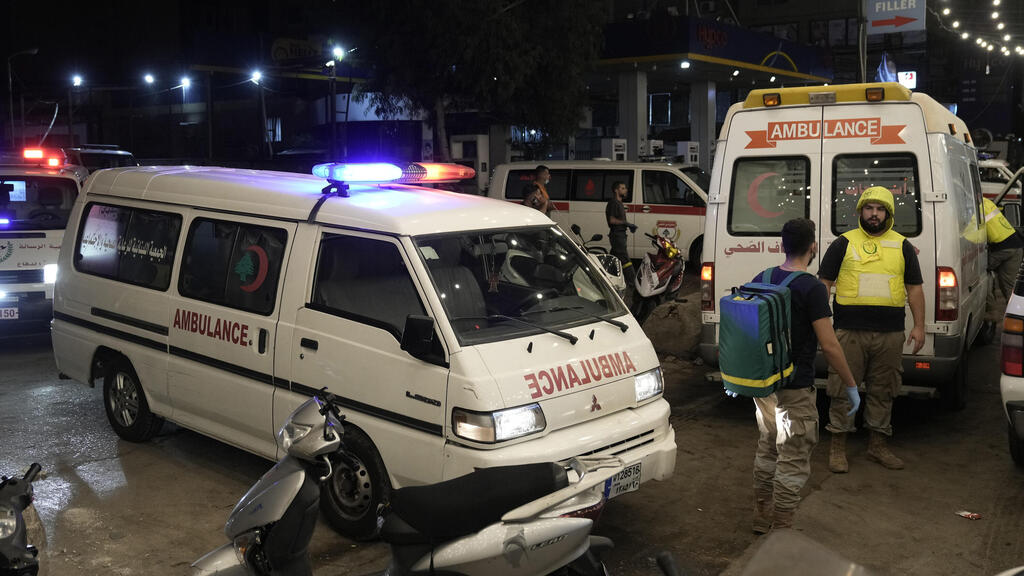 אמבולנס באזור תקיפת צה"ל בביירות