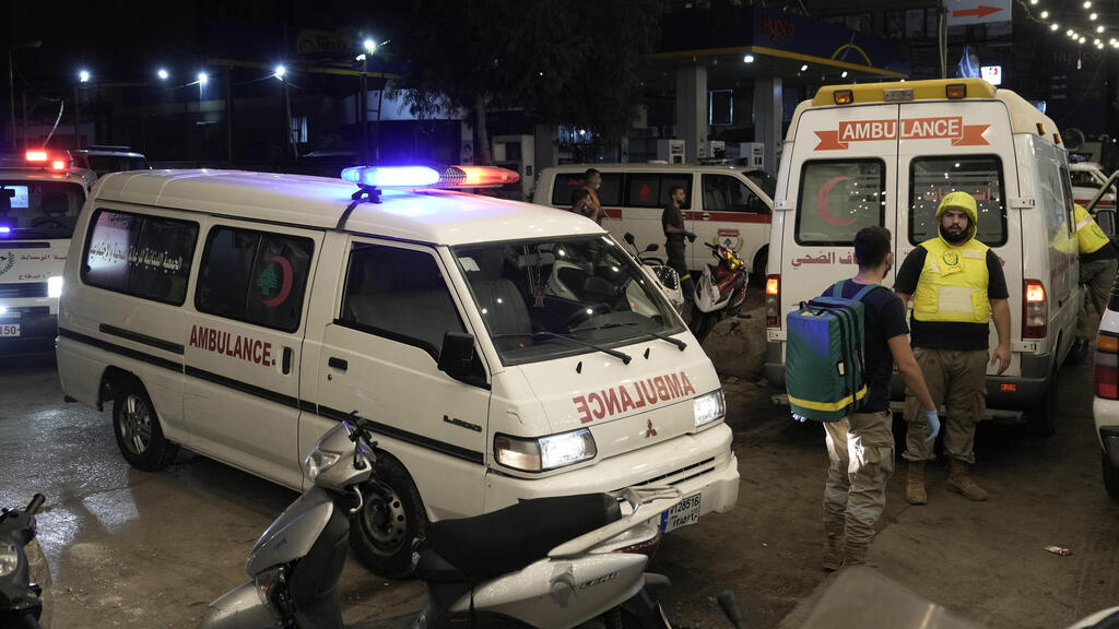 אמבולנס באזור תקיפת צה"ל בביירות