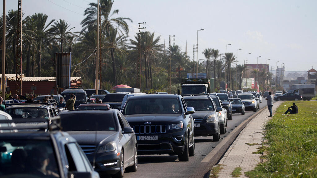 עקירה מצידון בעקבות תקיפות נרחבות של צה"ל