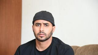 איברהים שעובד באלונית בכפר עזה מספר על החייל שתקף אותו לאחר ששמע מוזיקה בערבית