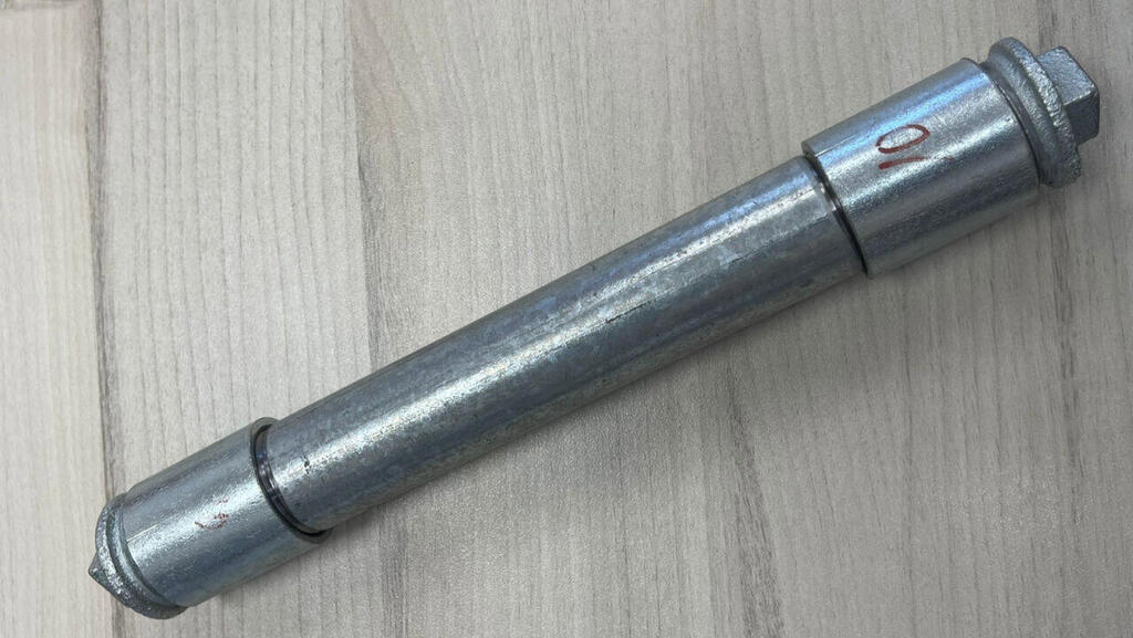הציוד שנמצא אצל השב"ח החשוד בתכנון פיגוע מטען חבלה וירי