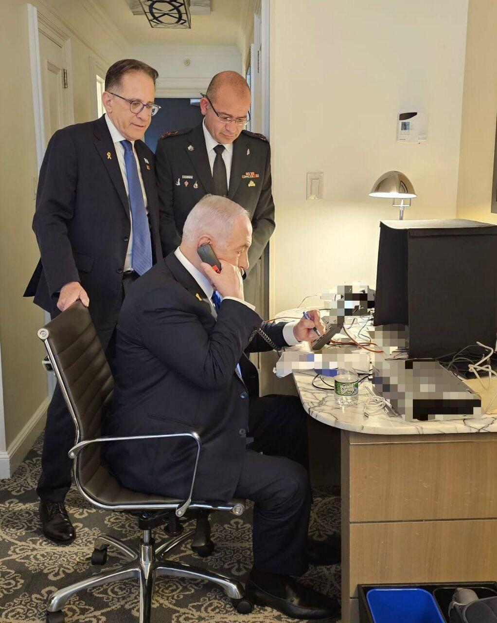  ראש הממשלה בנימין נתניהו בעת אישור המתקפה בביירות