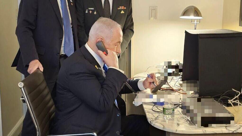  ראש הממשלה בנימין נתניהו בעת אישור המתקפה בביירות