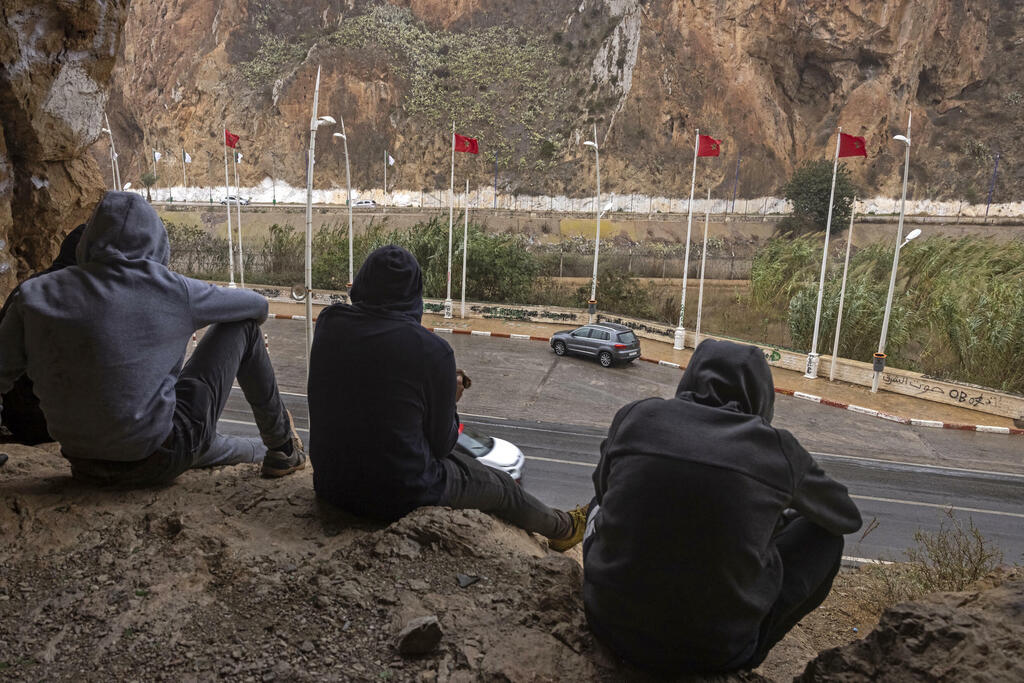 Morocco Algeria border 