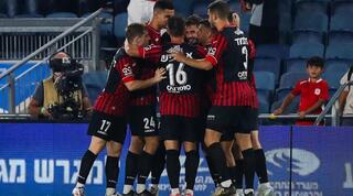 שחקני הפועל ירושלים חוגגים