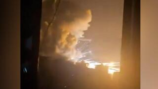 תיעוד מתקיפת טילי חוף-ים שהוטמנו מתחת לבנייני מגורים בביירות