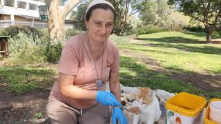 ילנה טרופנוב. מגיעה פעמיים בשבוע לקיבוץ
