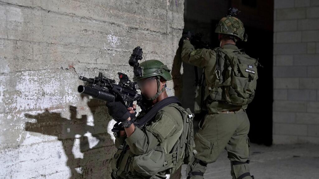 כוחות צה״ל ושב"כ מיפו הלילה את בתיהם של שני המחבלים שביצעו את הפיגוע ביפו אמש: הלוחמים עצרו מספר חשודים המעורבים בסיוע לביצוע הפיגוע