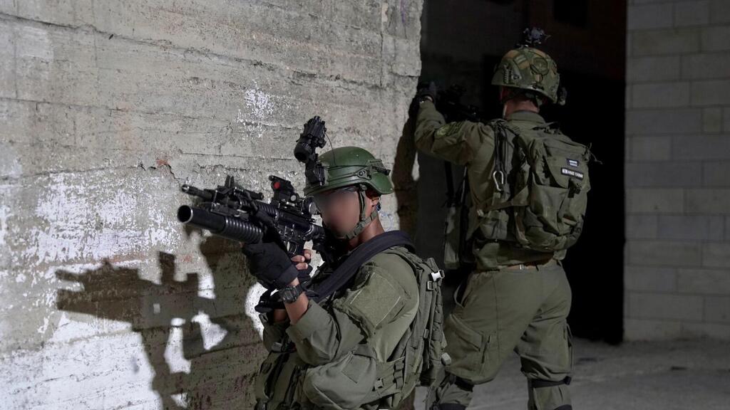 כוחות צה״ל ושב"כ מיפו הלילה את בתיהם של שני המחבלים שביצעו את הפיגוע ביפו אמש: הלוחמים עצרו מספר חשודים המעורבים בסיוע לביצוע הפיגוע