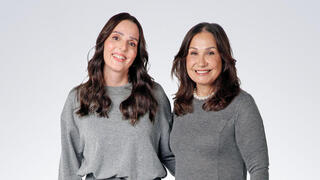 יוכי מזרחי ומירי עמית