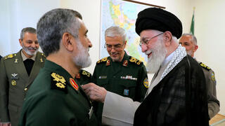 עלי חמינאי עם אמיר עלי ח'אג'יזאדה