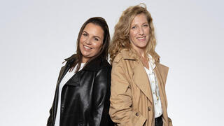 מימין: החברות ענת שחר-כהן וענת פיטוסי. ניצלו מהתופת