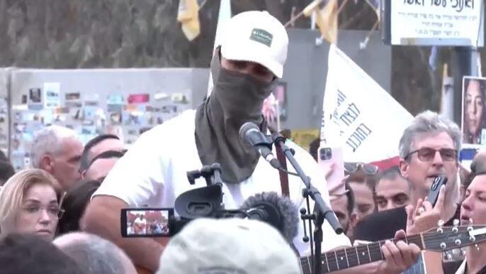 מ' המסתערב שר בטקס הזכרון לנרצחי הנובה