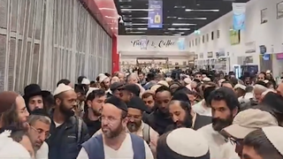 התור הארוך בשדה התעופה ברומניה