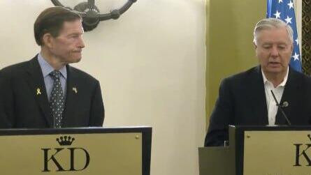 מסיבת עיתונאים של הסנאטורים ריצ'רד בלומנטל ולינדזי גרהאם בישראל