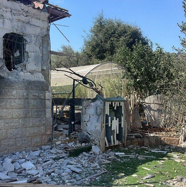 ההרס בבית במרגליות כתוצאה מירי חיזבאללה