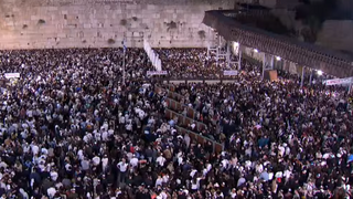 רבבות בכותל המערבי, הלילה