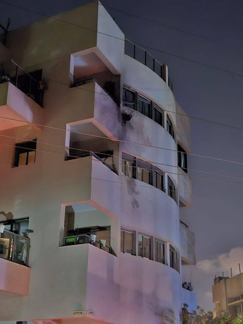פגיעה במבנה דיור מוגן בהרצליה בערב יום הכיפורים