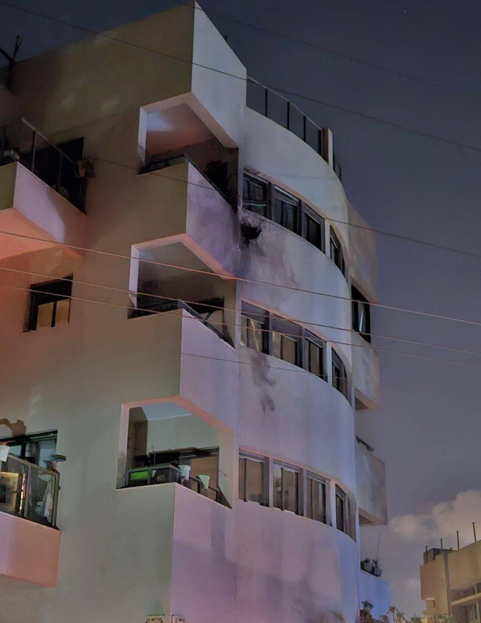פגיעה במבנה דיור מוגן בהרצליה בערב יום הכיפורים