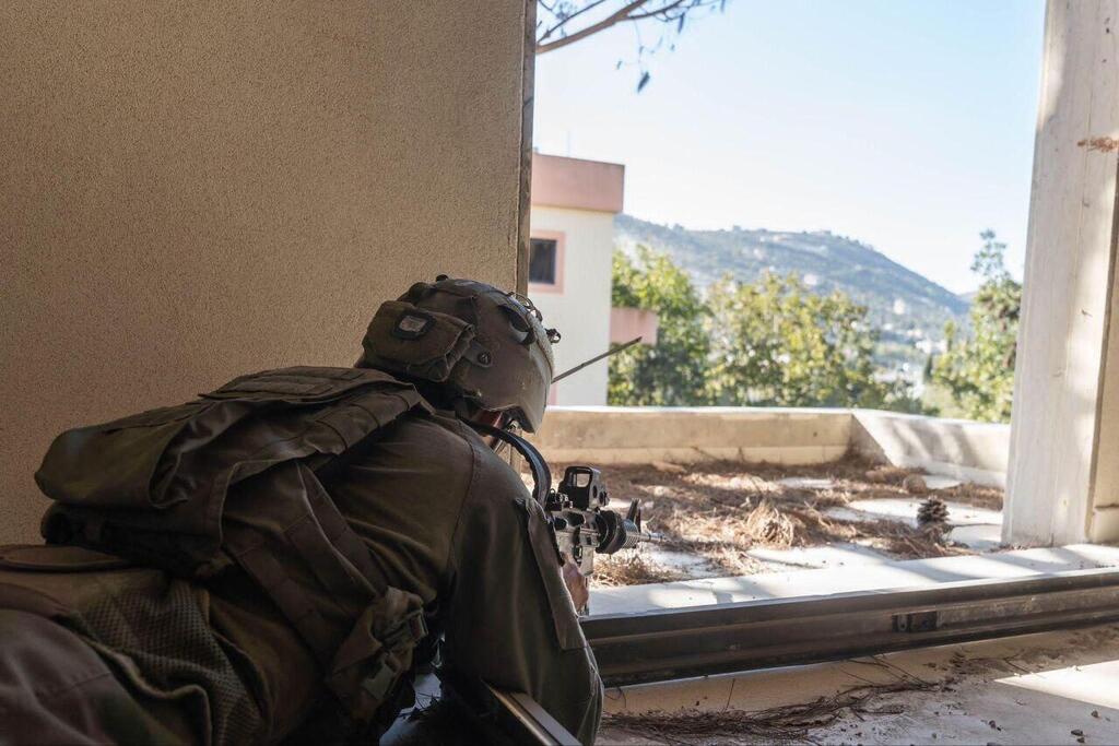 גדוד 890 בדרום לבנון, ליד האמל"ח של כוח רדואן