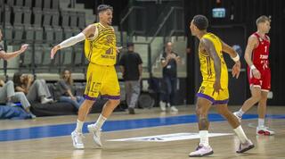 זיו ואדאמס חוגגים