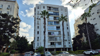 הדירה בבניין ברח' בורלא תל אביב אליה נשלח המגויס הישראלי לאתר אדם על ידי סוכן חוץ