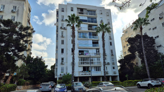 הדירה בבניין ברח' בורלא תל אביב אליה נשלח המגויס הישראלי לאתר אדם על ידי סוכן חוץ