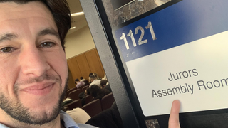 דניאל אדלסון מושבע מושבעים