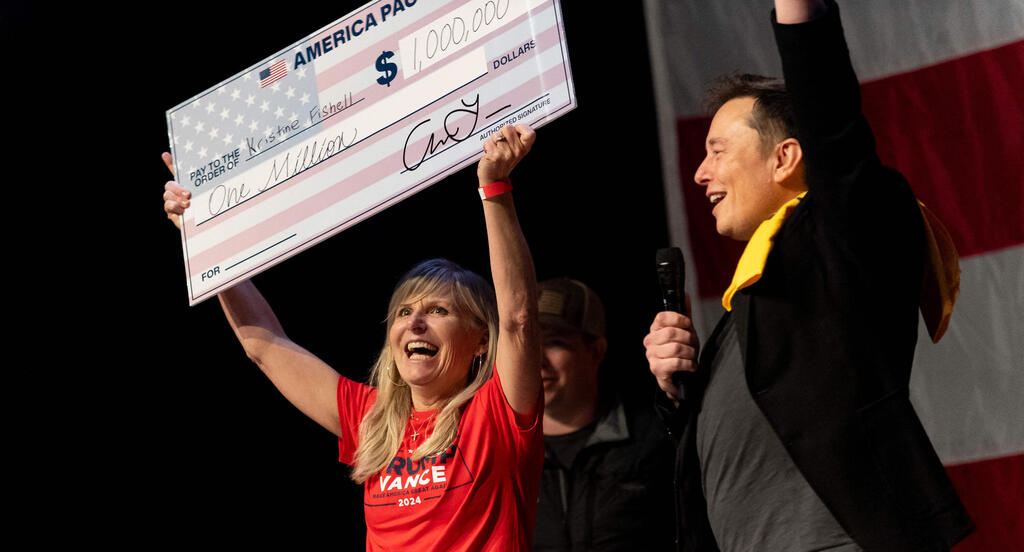 ארה"ב אילון מאסק קמפיין של דונלד טראמפ מיליון דולר ל קריסטין פישל