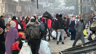 פליטים פלסטינים מתפנים מבית לאהיה